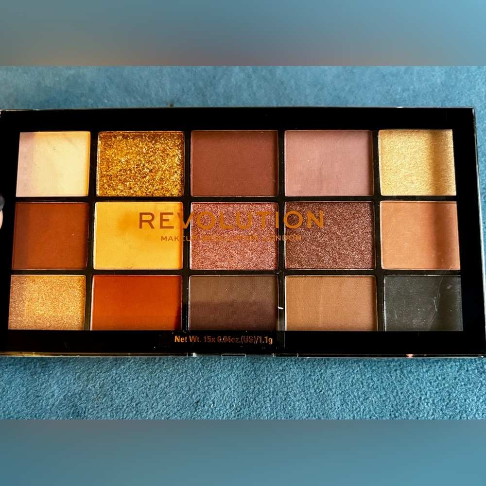 MAKEUP REVOLUTION LONDON
Makeup Revolution Reloaded Palette, Makeup Eyeshadow - Picture 2 of 3